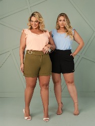 SHORT COM FIVELA NO CÓS E BARRA ITALIANA