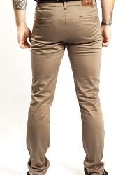 CALÇA SARJA CHINO BEGE